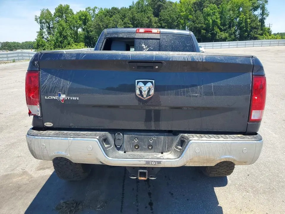 2017 RAM 1500 SLT  