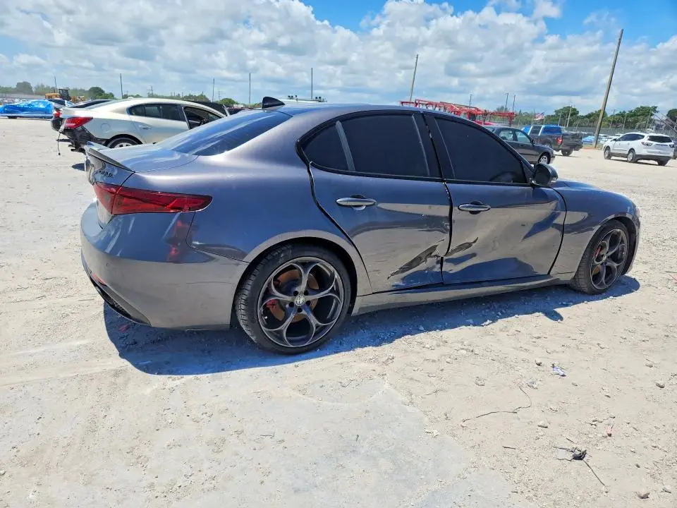 2020 ALFA ROMEO GIULIA TI  