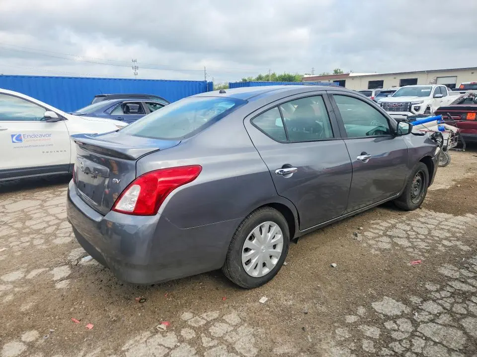 2019 NISSAN VERSA SV  
