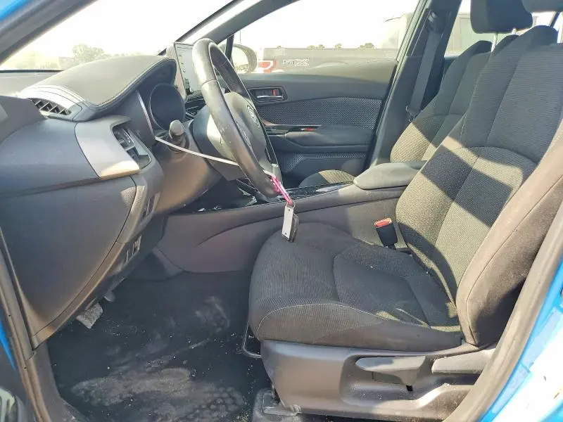 2019 TOYOTA C-HR XLE  