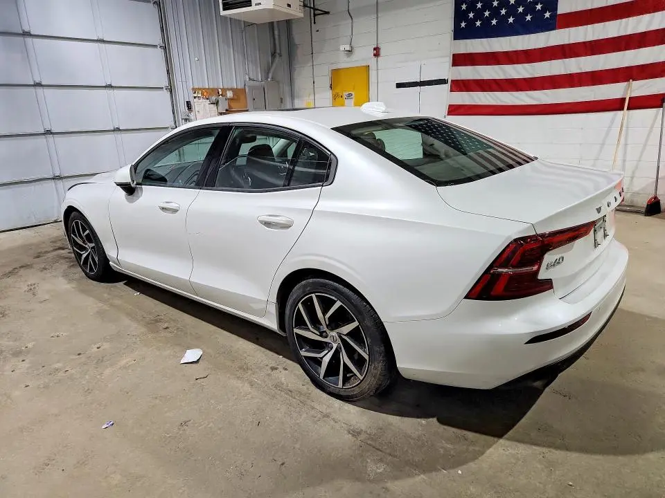 2020 VOLVO S60 T6 MOMENTUM  