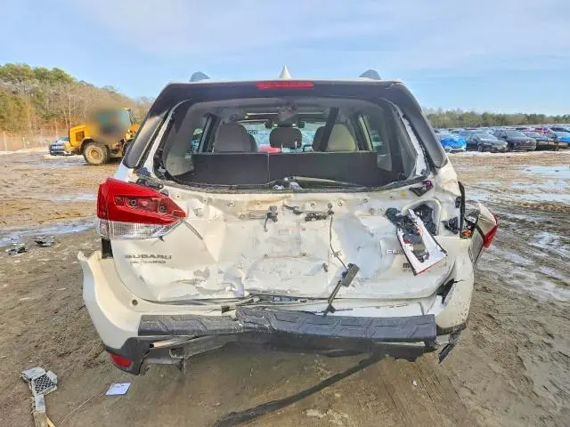 2021 SUBARU FORESTER   