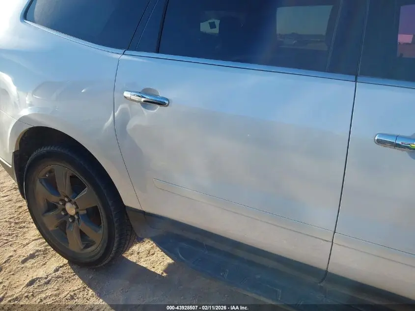 2017 CHEVROLET TRAVERSE 2LT