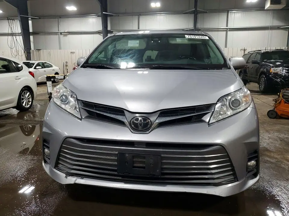 2018 TOYOTA SIENNA XLE 7-PASSENGER  