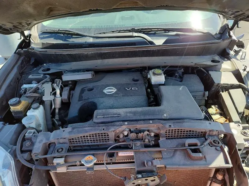 2016 NISSAN PATHFINDER SL  
