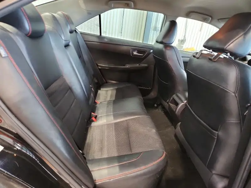 2016 TOYOTA CAMRY SE  