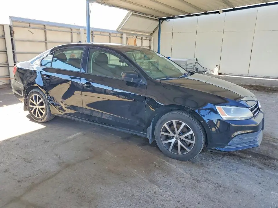 2016 VOLKSWAGEN JETTA SE  