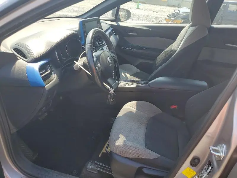 2019 TOYOTA C-HR XLE  