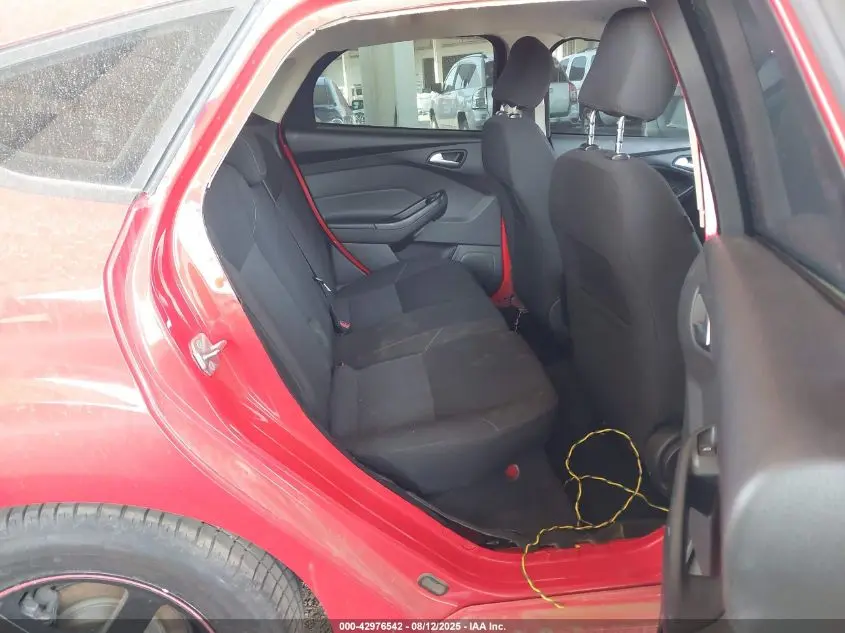 2015 FORD FOCUS SE
