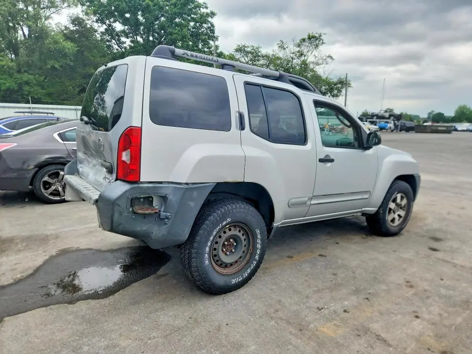 2011 NISSAN XTERRA OFF ROAD/S/SE  