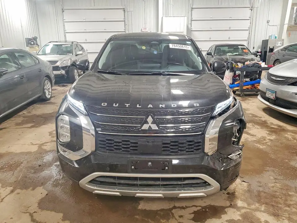 2024 MITSUBISHI OUTLANDER SE  