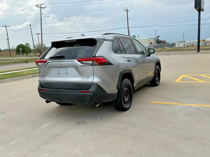 2019 TOYOTA RAV4 LE  