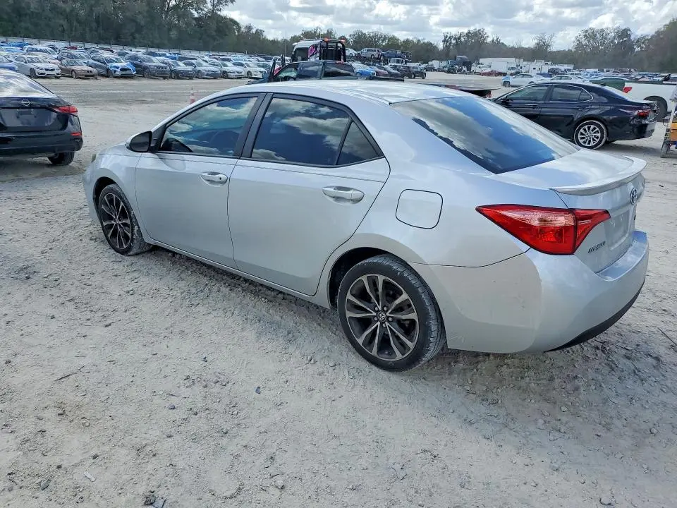 2017 TOYOTA COROLLA SE  