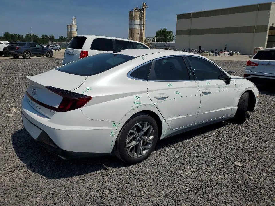 2022 HYUNDAI SONATA SEL  