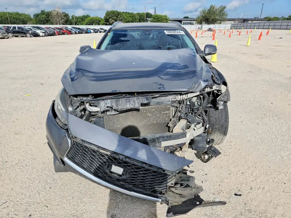 2019 INFINITI QX30 LUXE  