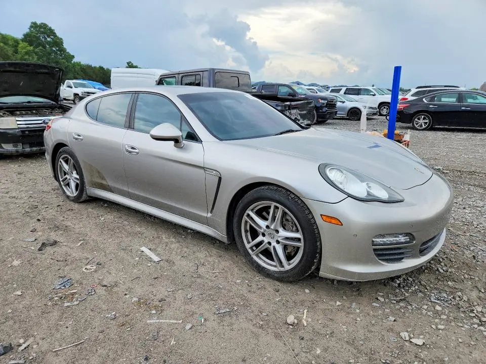 2011 PORSCHE PANAMERA 2  