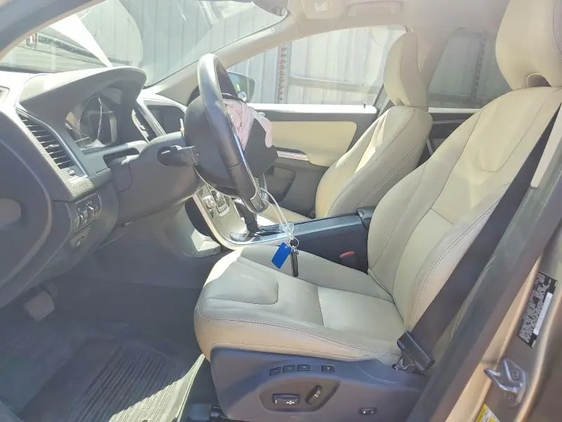 2016 VOLVO XC60 T5 PREMIER  