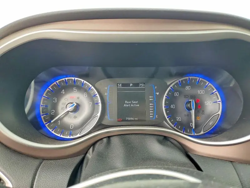 2023 CHRYSLER VOYAGER LX  