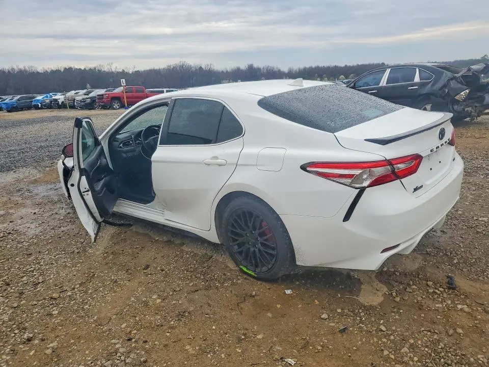 2020 TOYOTA CAMRY SE  