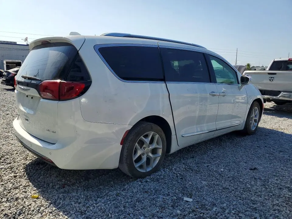 2018 CHRYSLER PACIFICA LIMITED  
