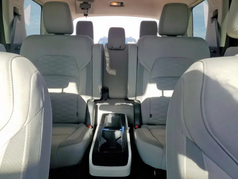 2023 NISSAN PATHFINDER SV  