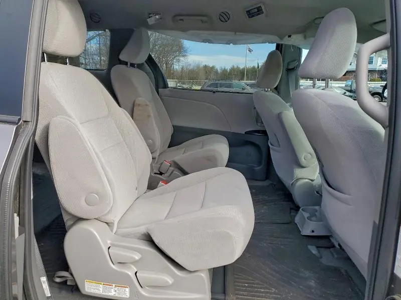 2020 TOYOTA SIENNA LE  