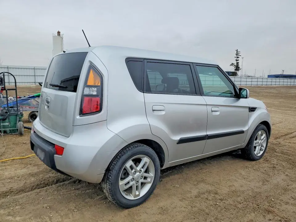 2010 KIA SOUL +  