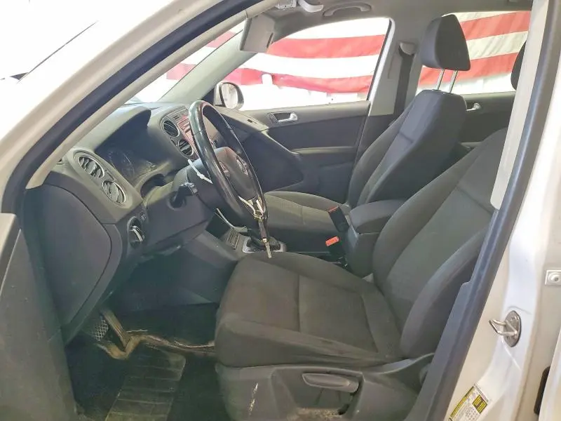 2013 VOLKSWAGEN TIGUAN S  