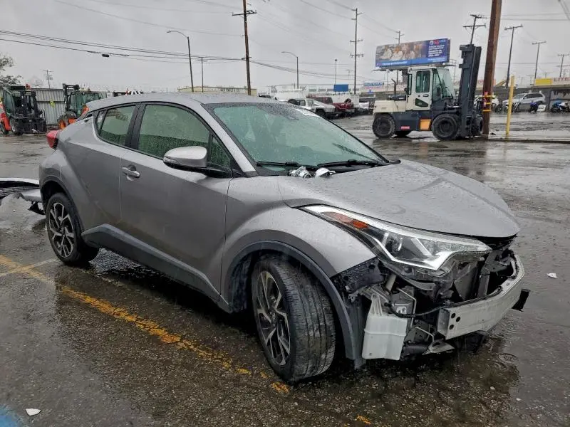 2019 TOYOTA C-HR XLE  