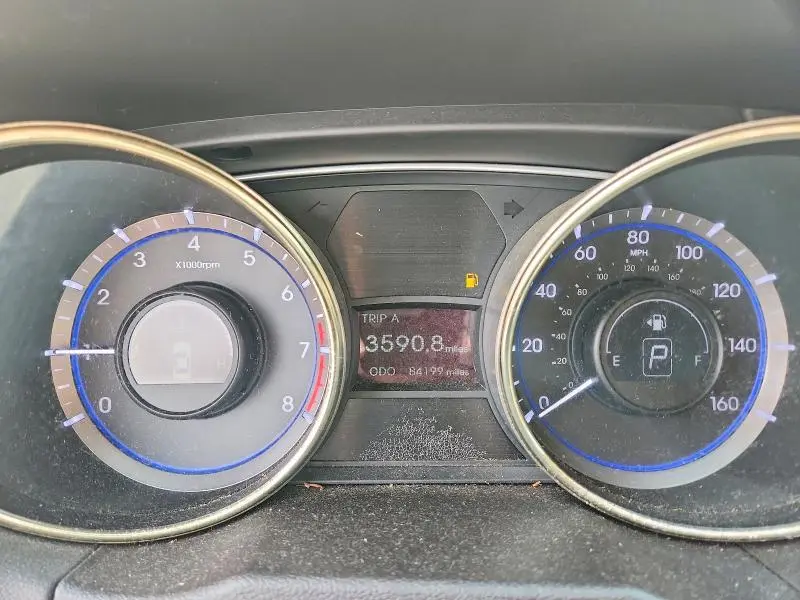 2011 HYUNDAI SONATA GLS  