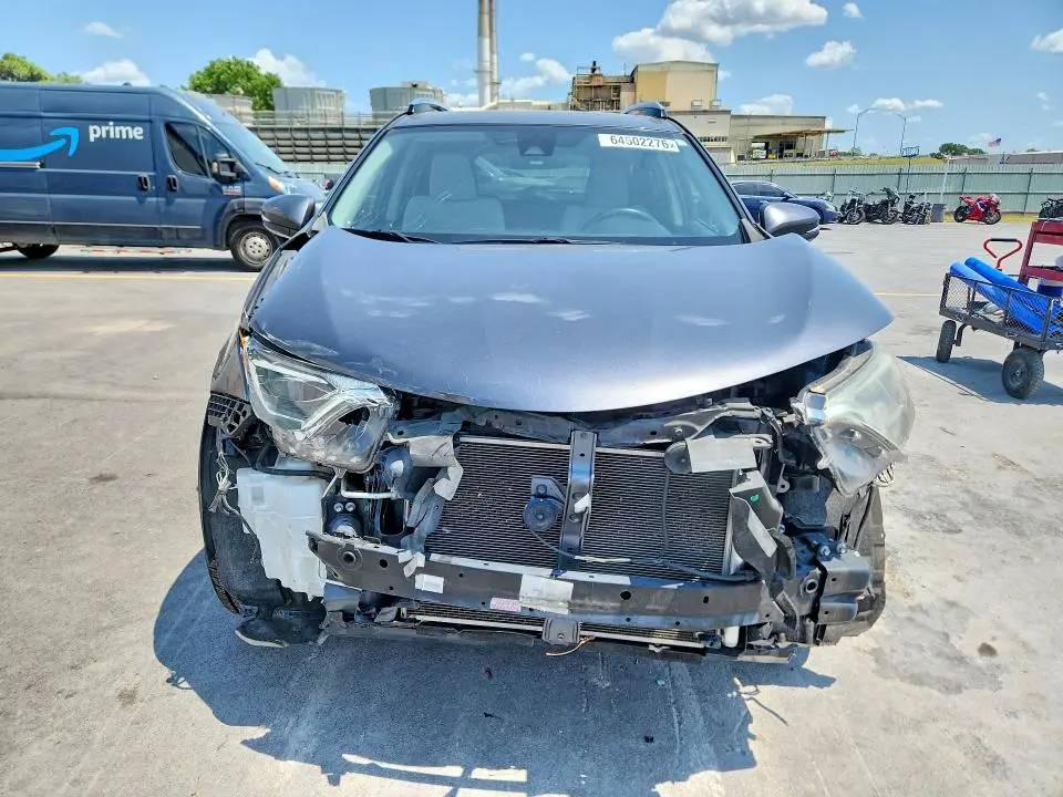 2018 TOYOTA RAV4 XLE  