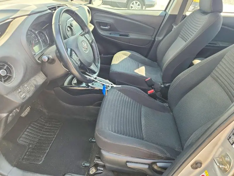 2018 TOYOTA YARIS 5-DOOR SE  