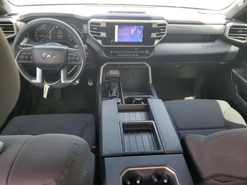 2025 TOYOTA TUNDRA SR5  