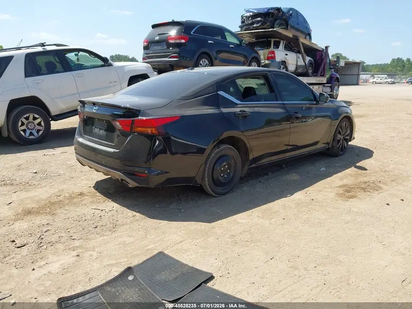 2022 NISSAN ALTIMA SR FWD