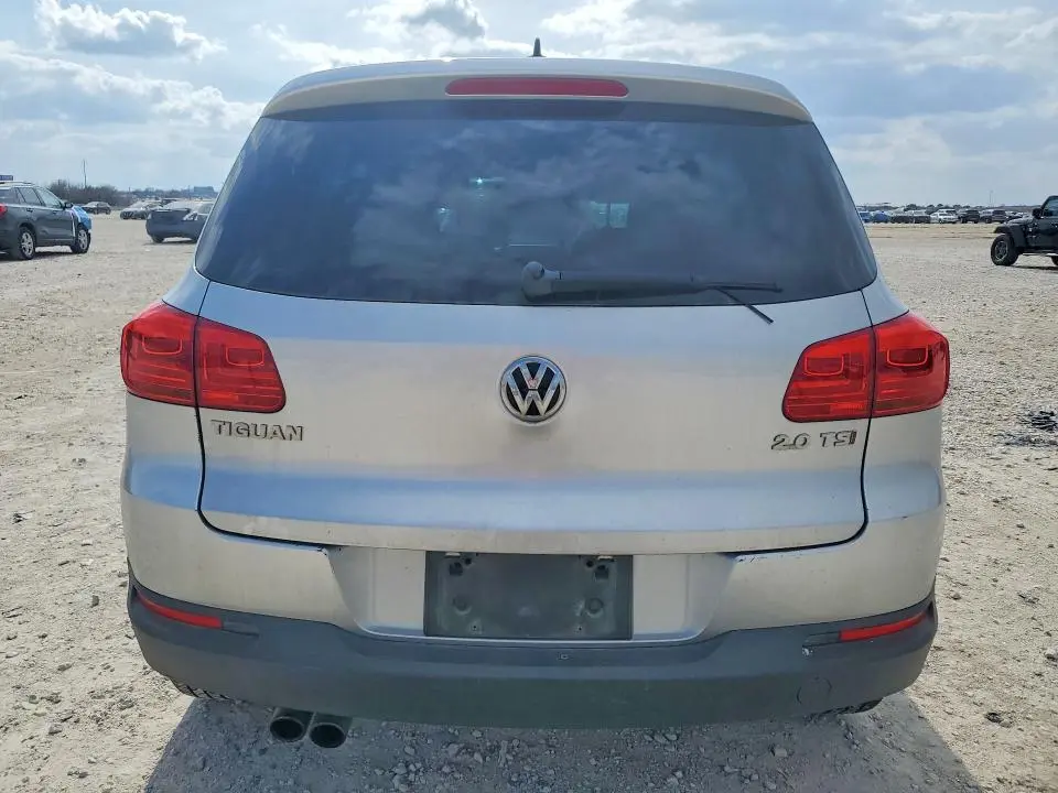 2014 VOLKSWAGEN TIGUAN S  