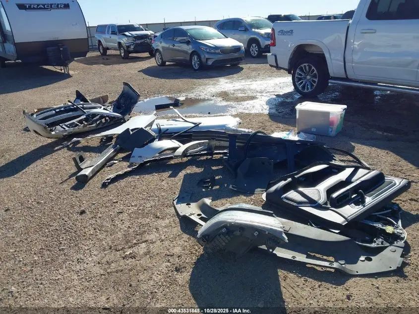 2020 RAM 1500 LARAMIE  4X4 5'7 BOX