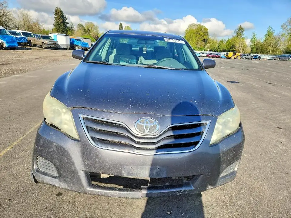 2011 TOYOTA CAMRY LE  