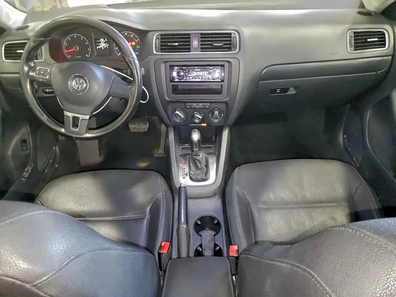 2011 VOLKSWAGEN JETTA SE  