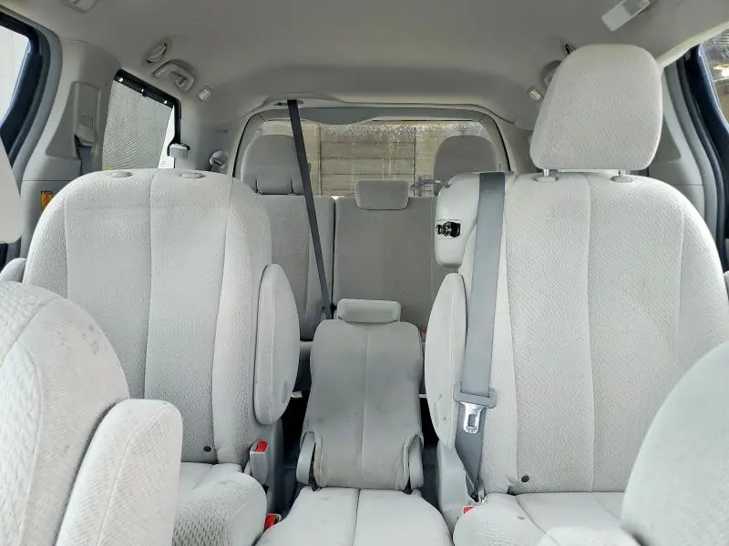 2013 TOYOTA SIENNA LE  