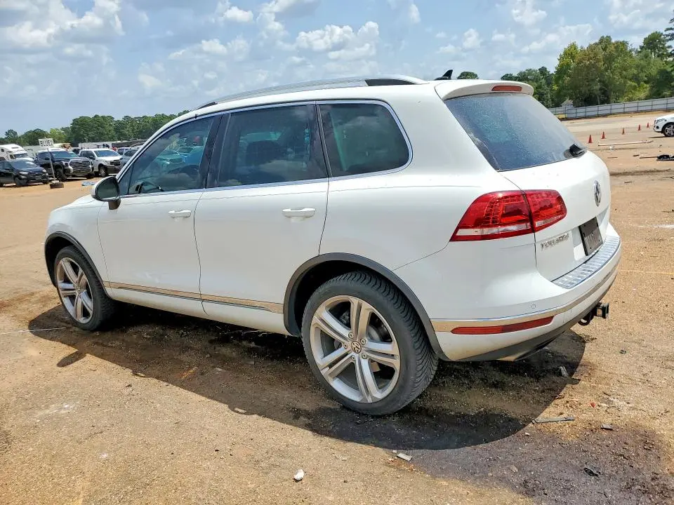 2017 VOLKSWAGEN TOUAREG EXECUTIVE  