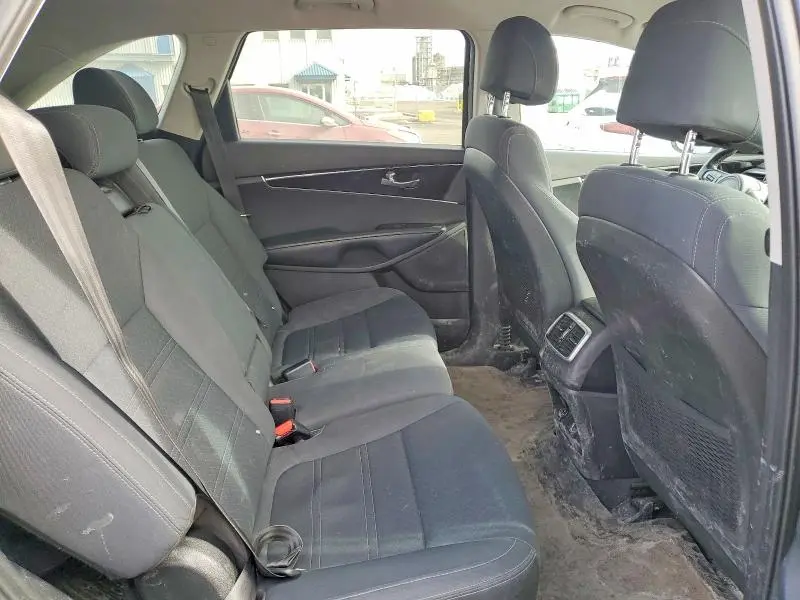 2017 KIA SORENTO LX V6  