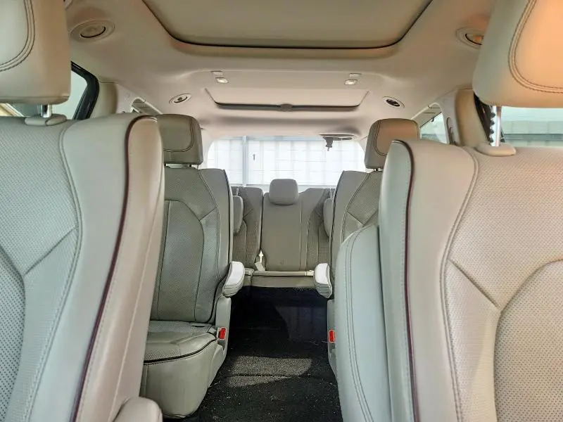 2017 CHRYSLER PACIFICA LIMITED  