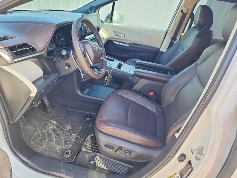 2024 TOYOTA SIENNA PLATINUM 7-PASSENGER  