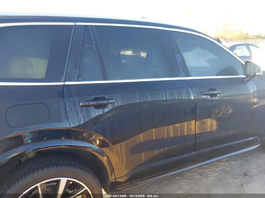 2022 VOLVO XC90 T6 MOMENTUM 7 PASSENGER