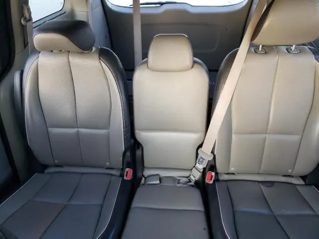 2017 KIA SEDONA LX  