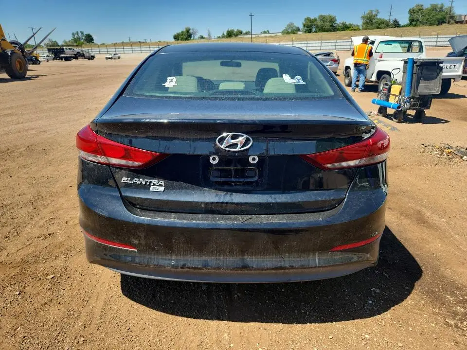 2018 HYUNDAI ELANTRA SE  