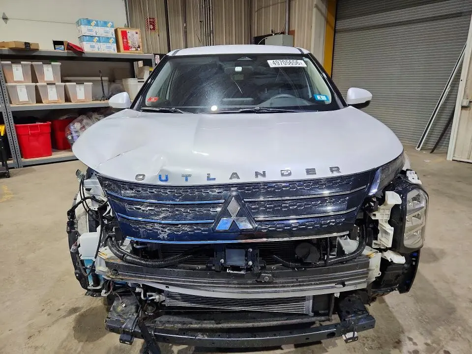 2024 MITSUBISHI OUTLANDER ES  