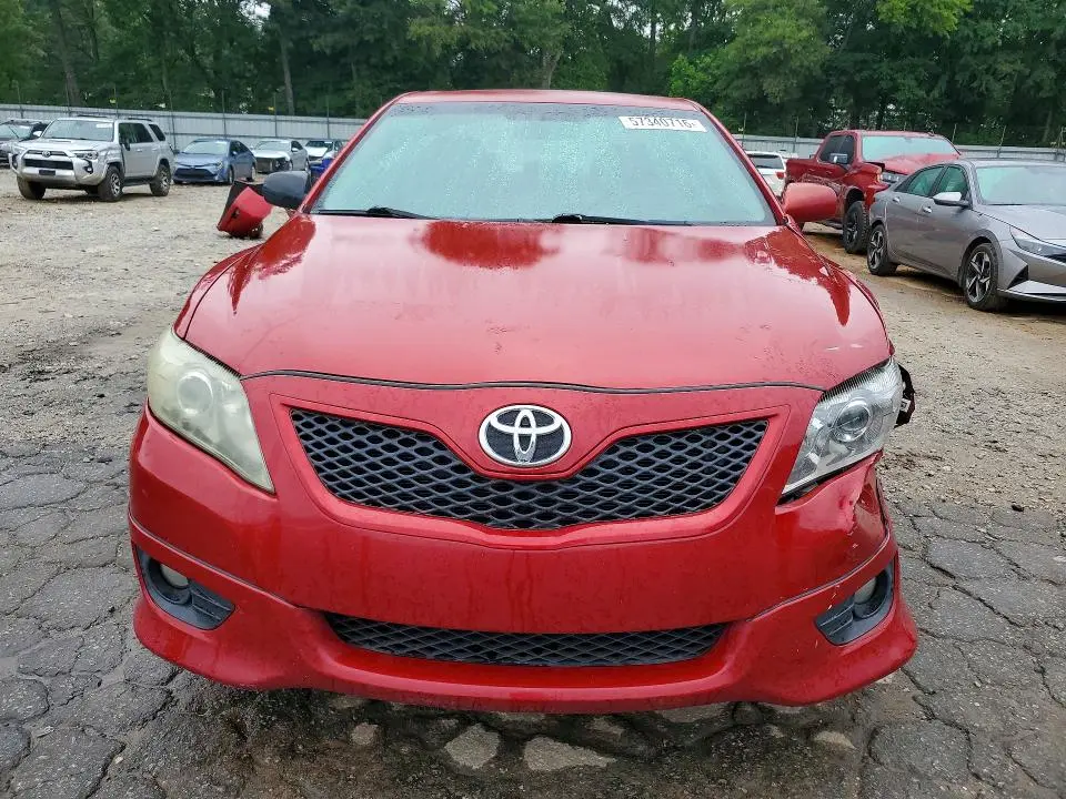 2011 TOYOTA CAMRY SE  