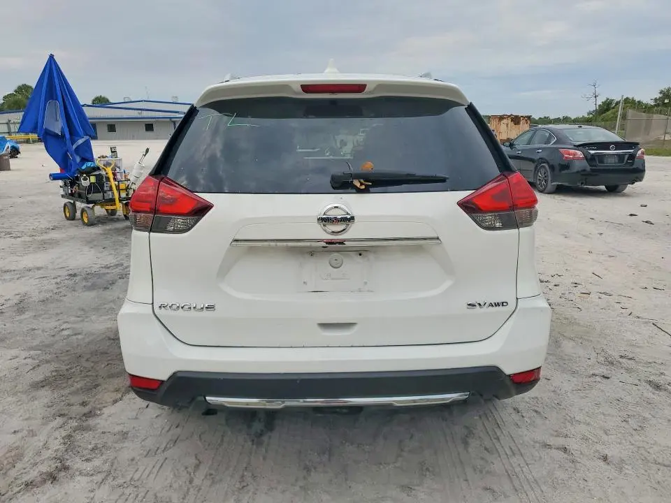 2017 NISSAN ROGUE SV  