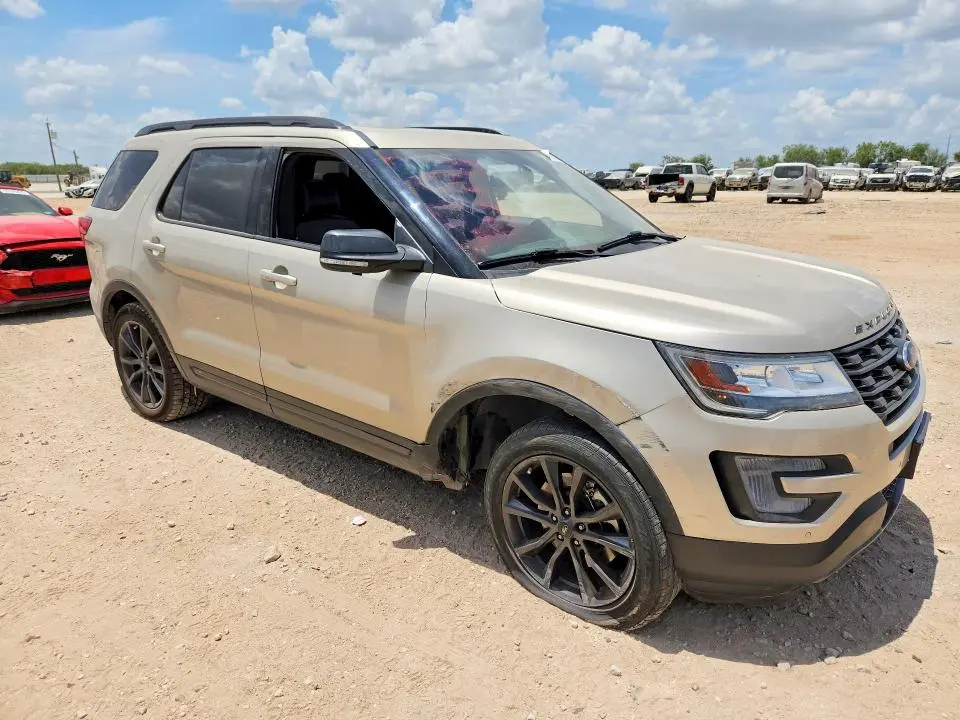 2017 FORD EXPLORER XLT  